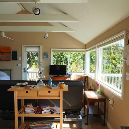 Idyllic Waterfront Cottage With Beach And Sunset Views Port Townsend Zewnętrze zdjęcie