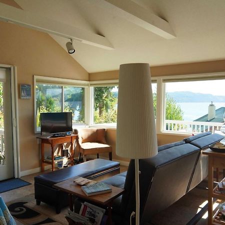 Idyllic Waterfront Cottage With Beach And Sunset Views Port Townsend Zewnętrze zdjęcie
